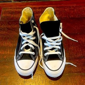 Converse chuck taylor size 6.5 worn twice